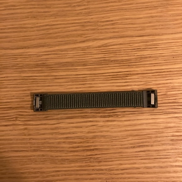 Olive green Fitbit Charge 2 Velcro athletic band - Picture 3 of 4